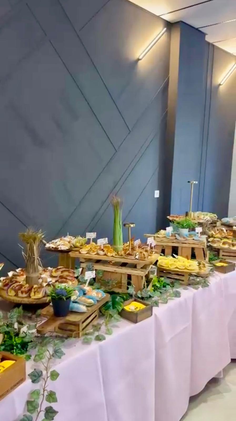 Sala para fiestas privadas en Alicante donde puedes traer tu propio catering y preparar la celebración a tu gusto.